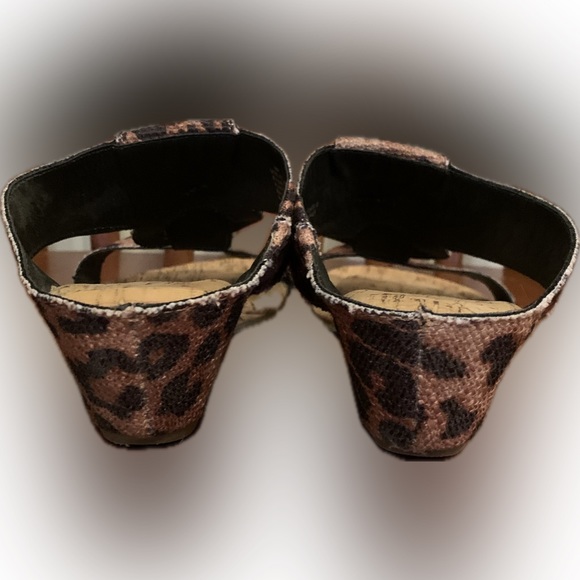 Vintage 7 Eight ladies, leopard print slip on sandals - Picture 4 of 10